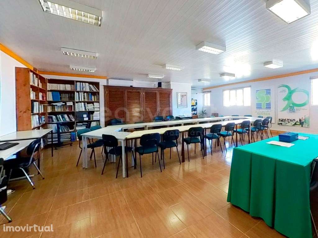 Edifício para Comércio ou Serviços - Zona Premium de Ponta Delgada - Grande imagem: 2/17