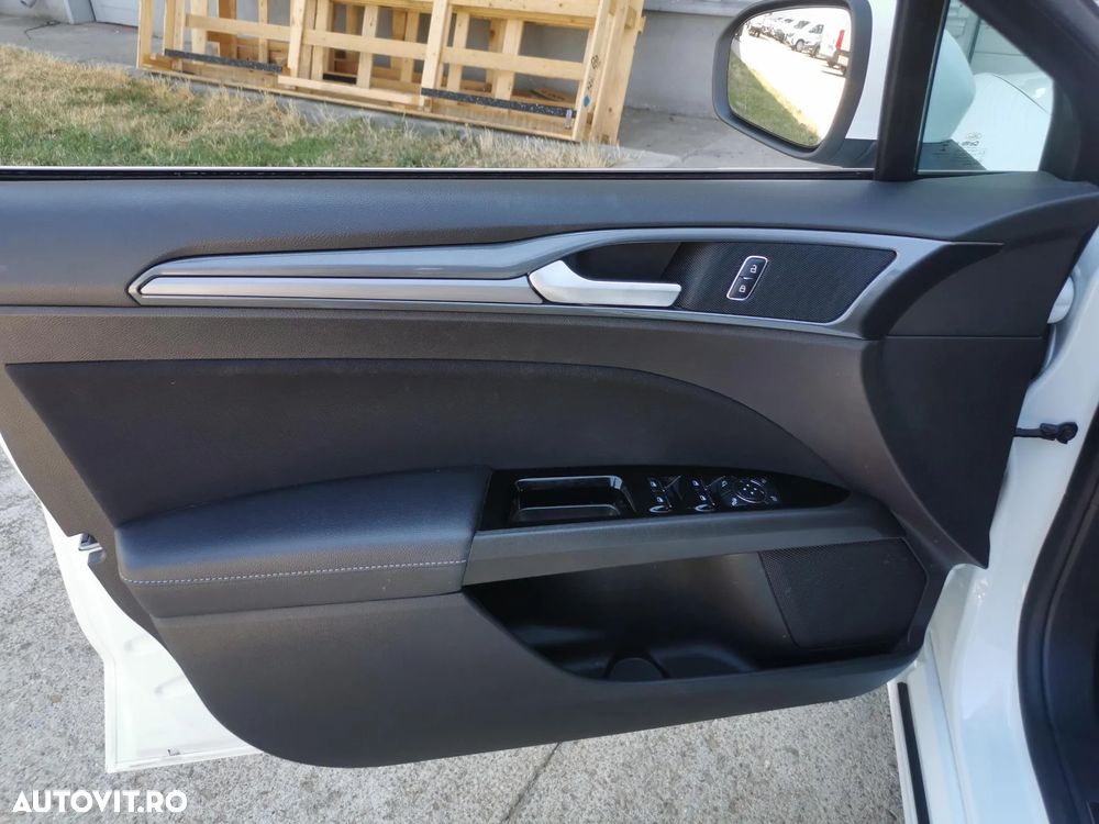 Ford Mondeo 2.0 HEV Titanium - 19