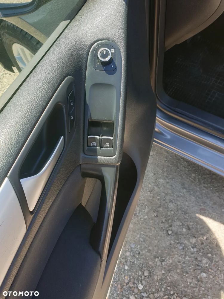 Volkswagen Golf 1.6 TDI Trendline - 8