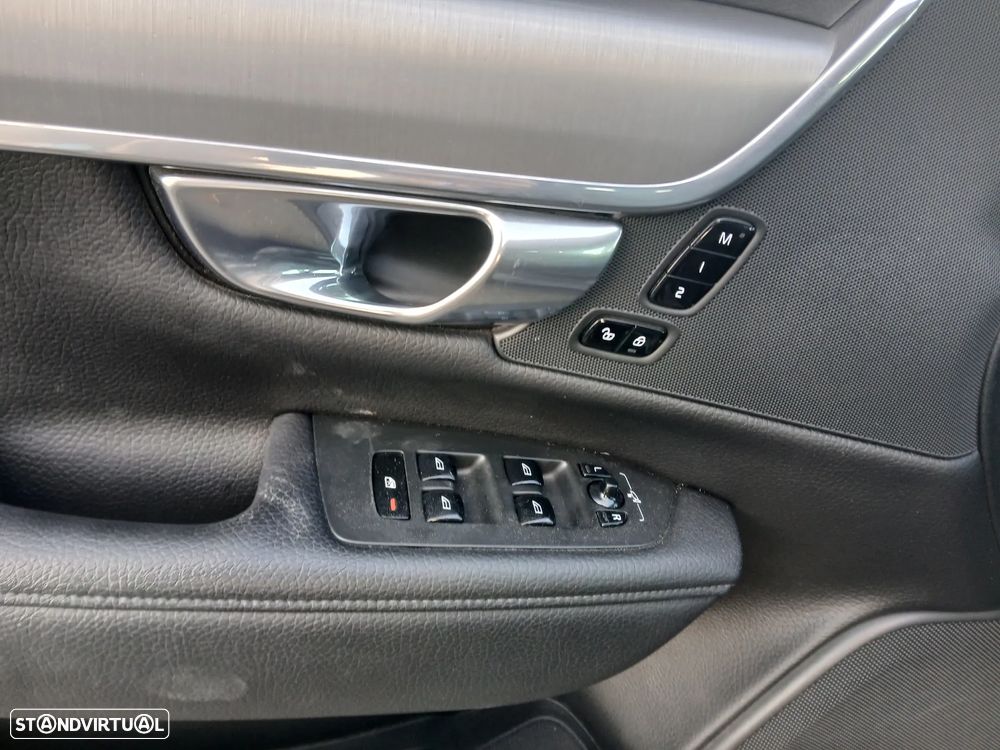 Volvo V90 2.0 D4 Momentum Plus Geartronic - 24