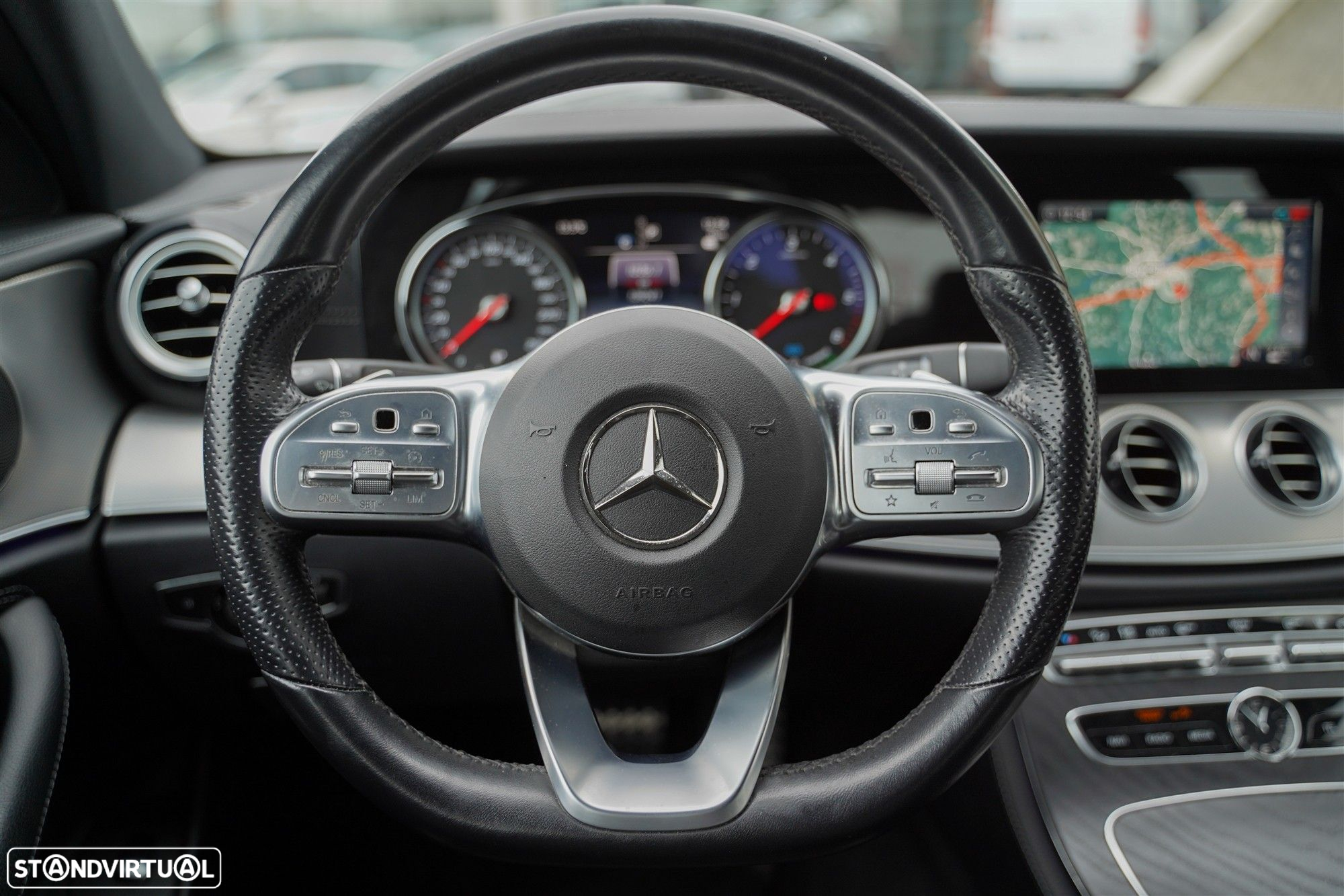 Mercedes-Benz E 300 de AMG Line - 18