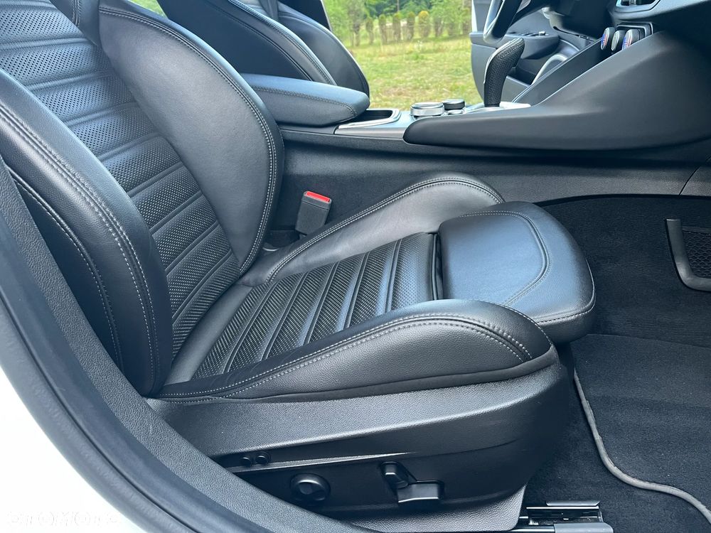 Alfa Romeo Giulia 2.0 Turbo Veloce Q4 - 17