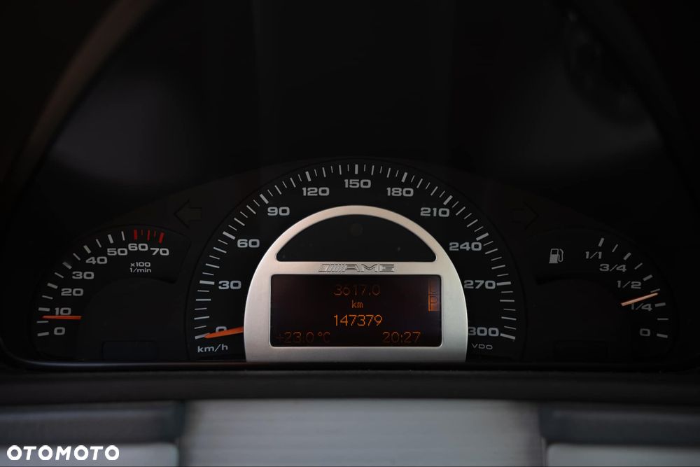 Mercedes-Benz Klasa C 320 4Matic Classic - 10