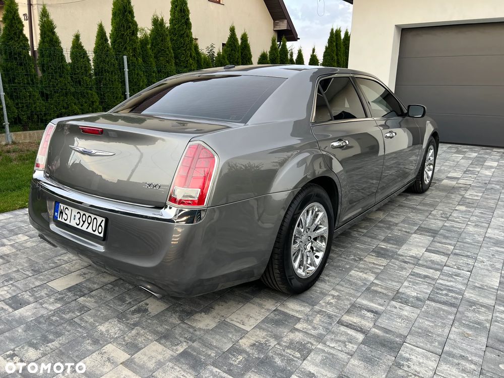 Chrysler 300C 3.5 V6 - 9