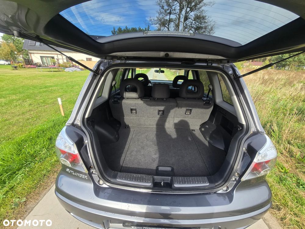 Mitsubishi Outlander - 9