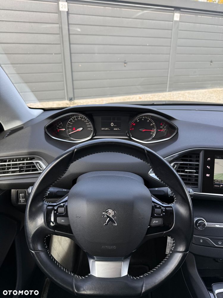 Peugeot 308 - 25