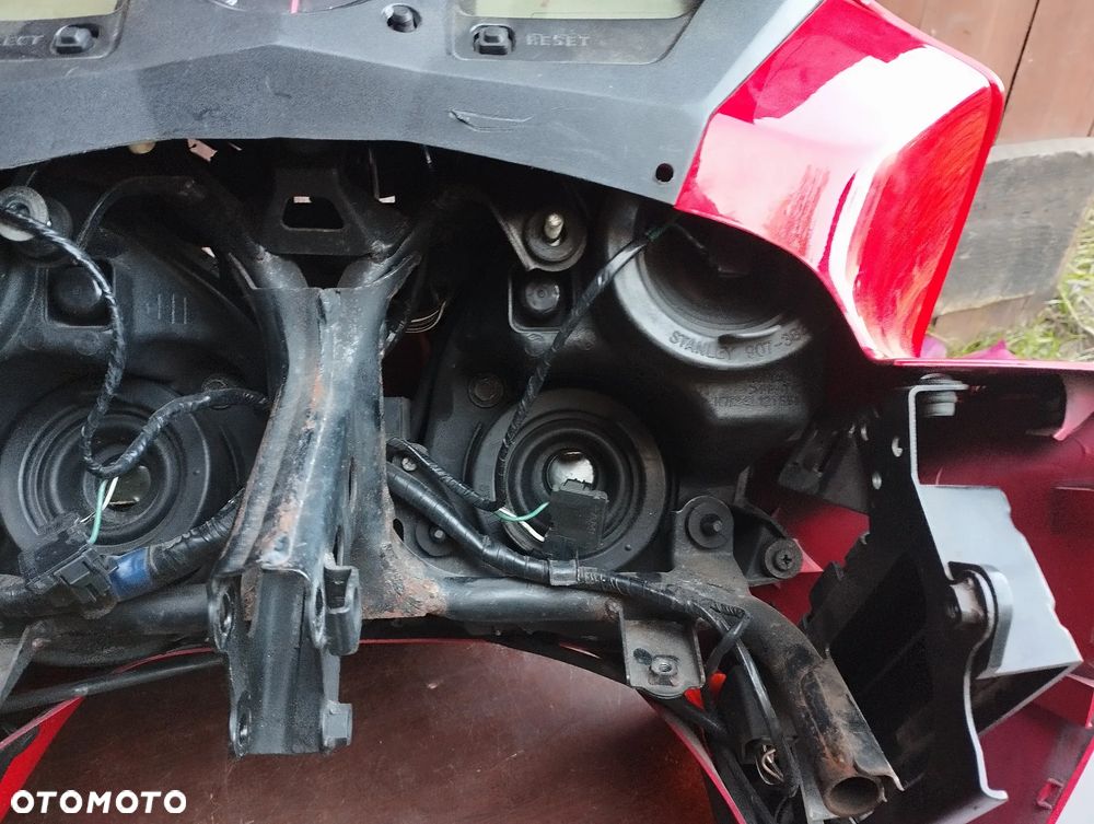 Honda VFR 800 V-TEC Lampa reflekttor czasza licznik stelaż wypełnienie owiewka - 9