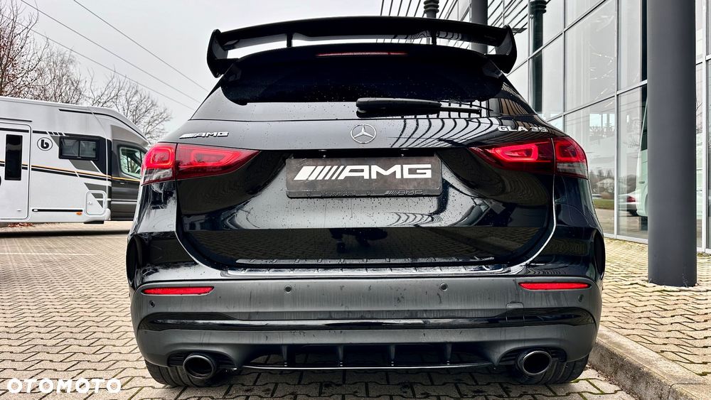 Mercedes-Benz GLA - 31