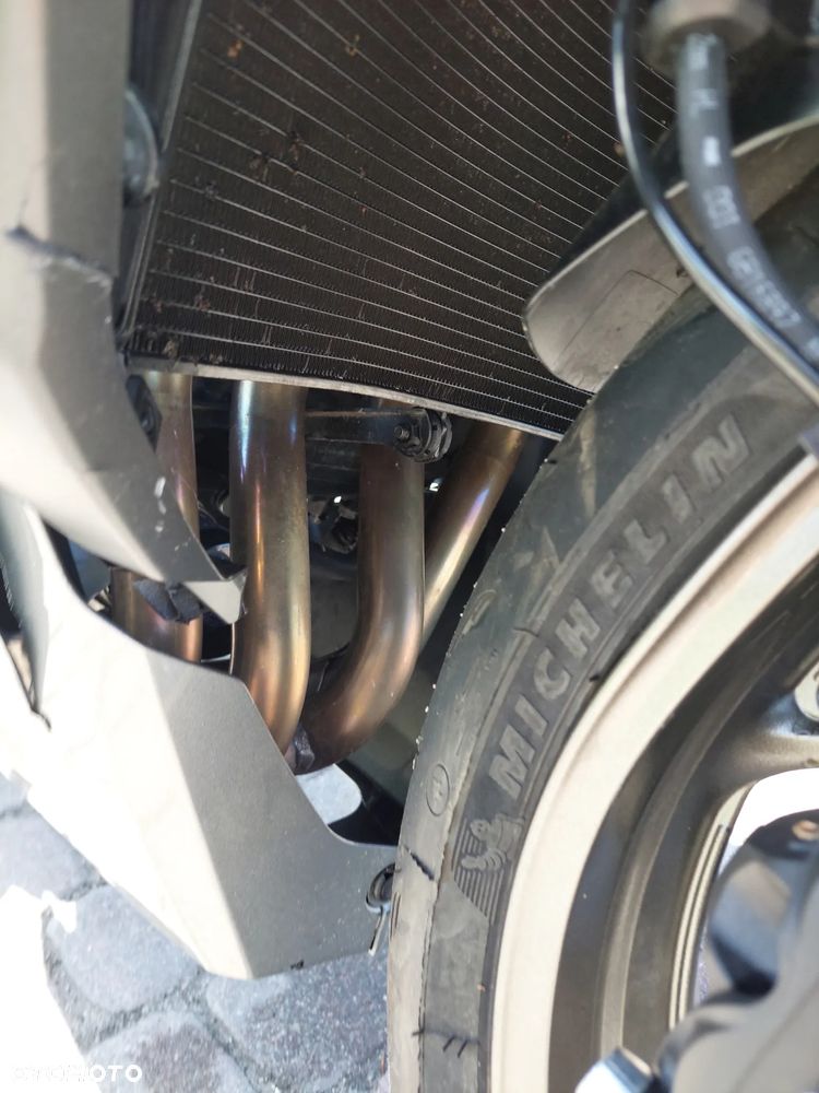 Suzuki GSX 1000 - 11