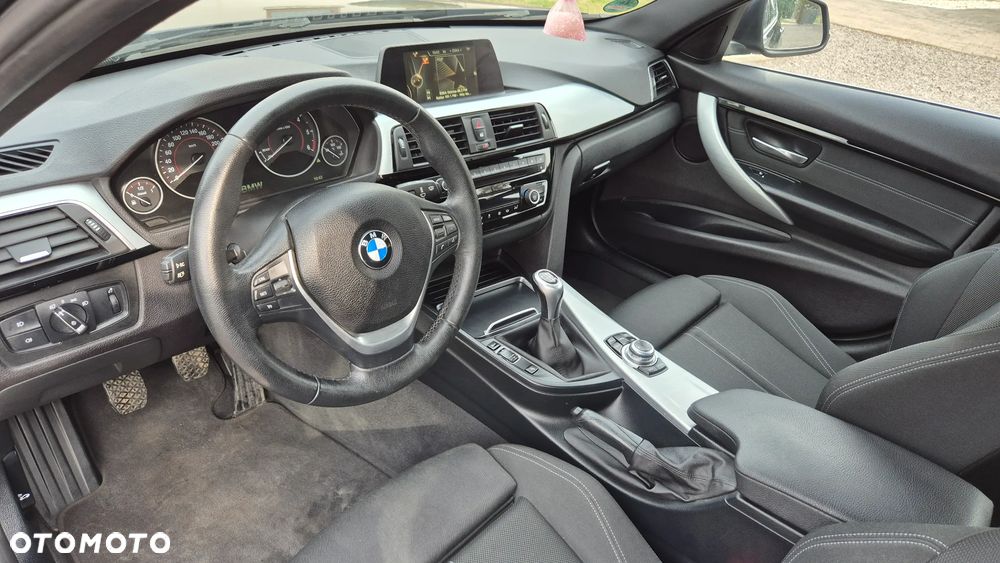 BMW Seria 3 - 17