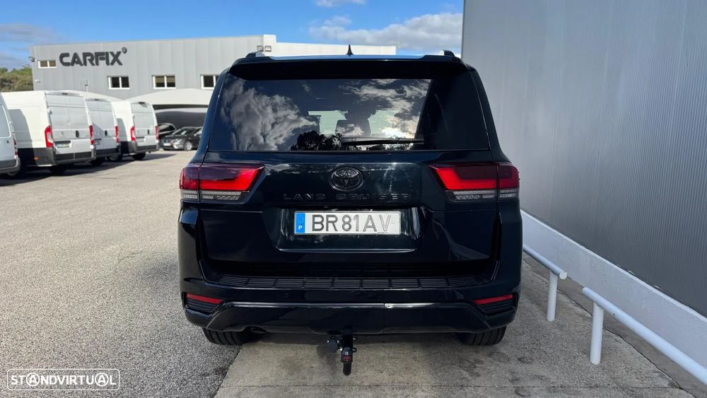 Toyota Land Cruiser LC 300 70th Anniversary - 10