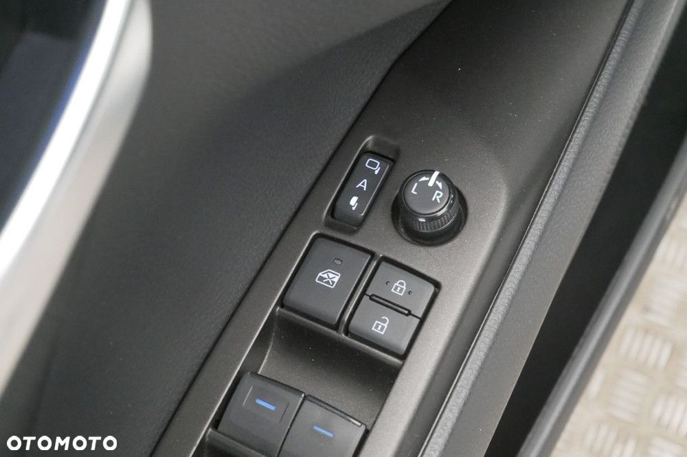 Toyota Camry 2.5 Hybrid Comfort CVT - 28