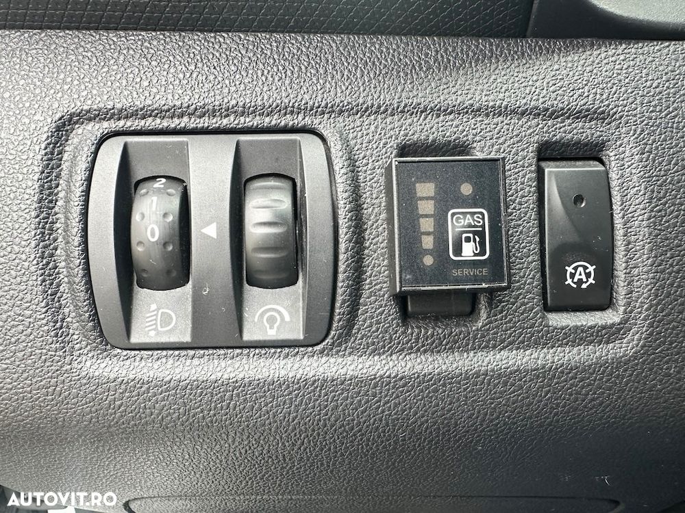 Renault Clio IV TCe Intens - 11