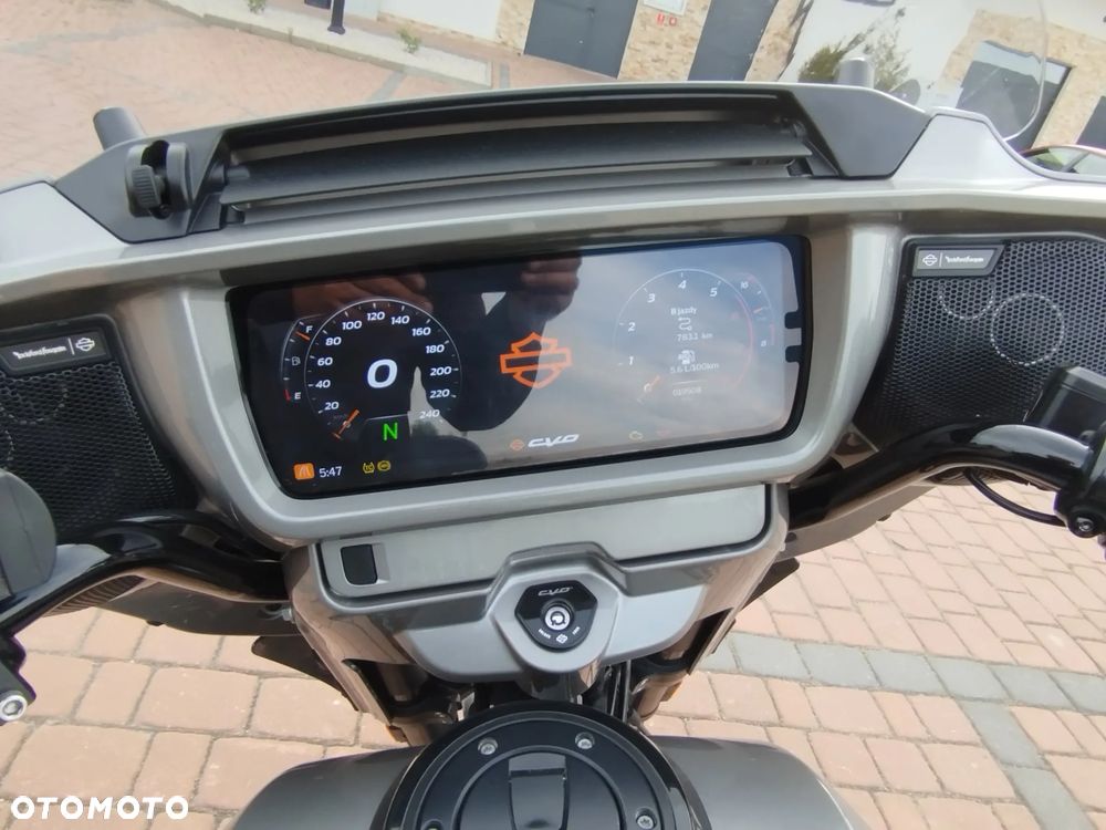 Harley-Davidson Touring Street Glide - 3