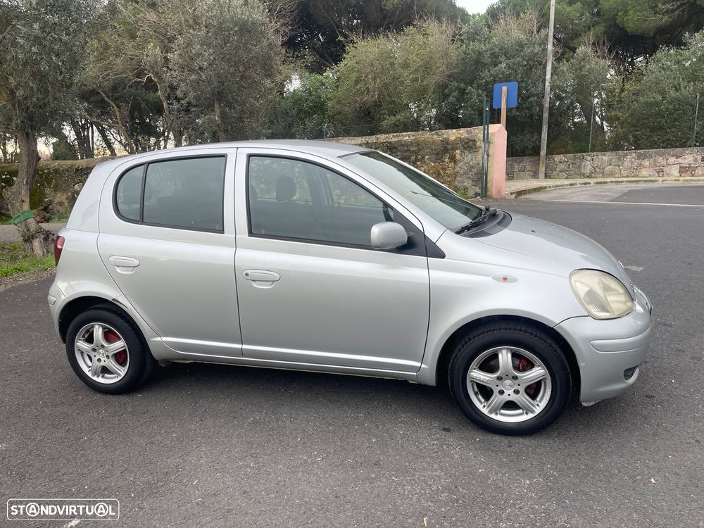 Toyota Yaris 1.0 Terra AC - 4