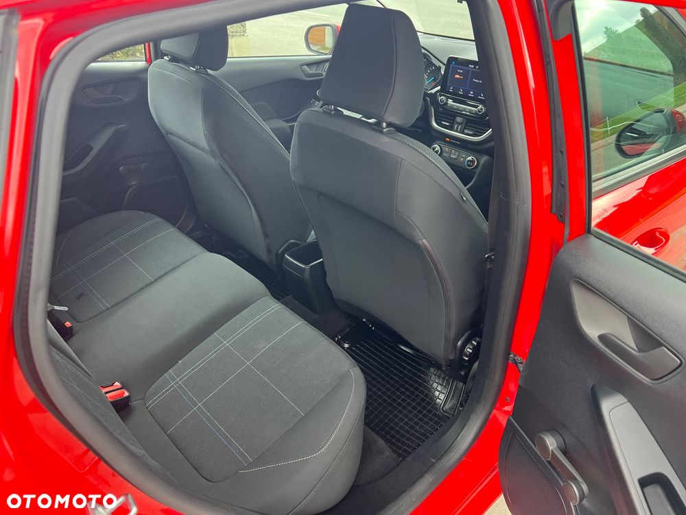 Ford Fiesta 1.1 S&S TITANIUM - 31