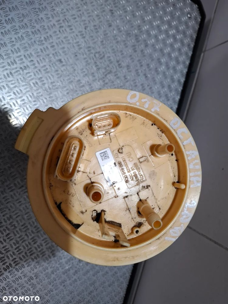 Pompka paliwa zbiornika Skoda Octavia III kombi VRS 2,0 TDI 2017 rok nr 5Q0919050AQ - 3