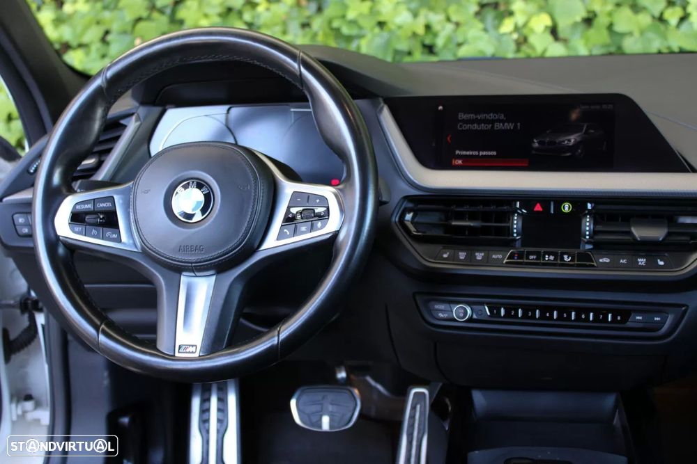 BMW 118 i Pack Desportivo M Auto — fotografia 15