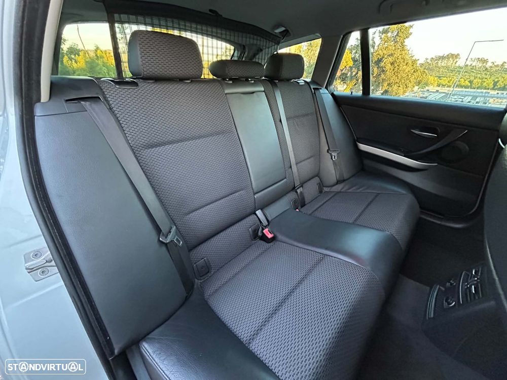 BMW 320 d Navigation - 11