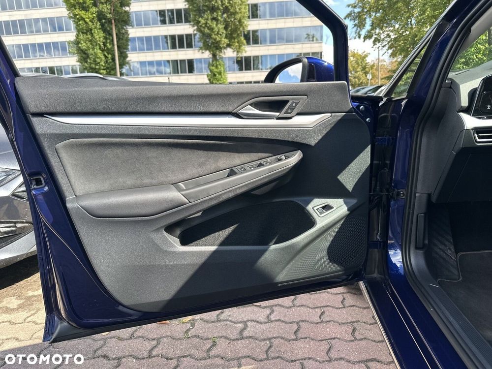 Volkswagen Golf Variant - 10