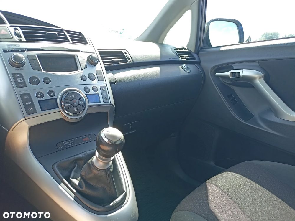 Toyota Verso - 11