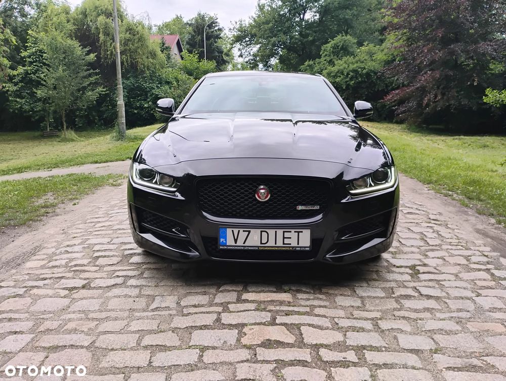 Jaguar XE 2.0 D AWD R-Sport - 8