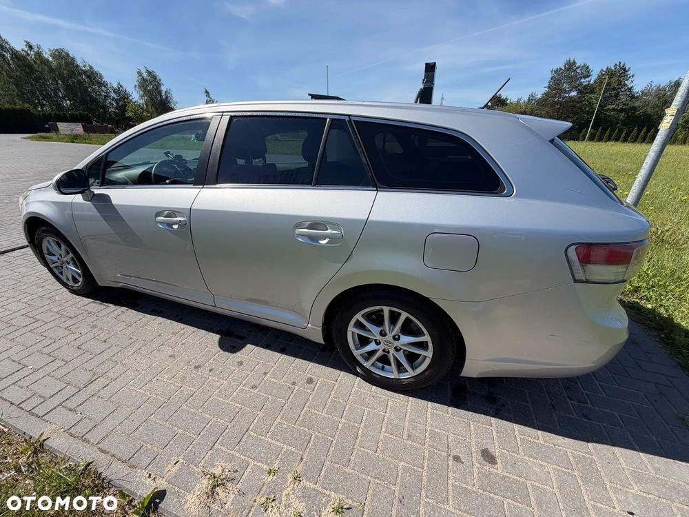 Toyota Avensis 1.8 Sol plus NAVI - 3