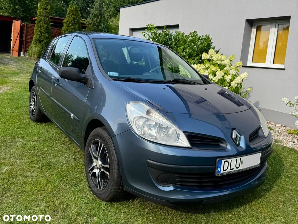 Renault Clio 1.2 16V All Inclusive - 1