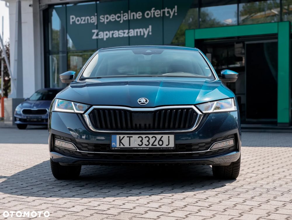 Skoda Octavia 2023 photo 2