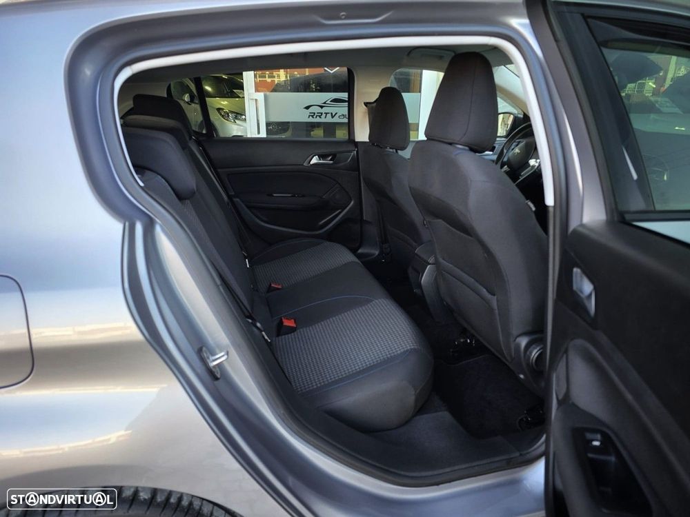 Peugeot 308 1.5 BlueHDi Style J17 - 24