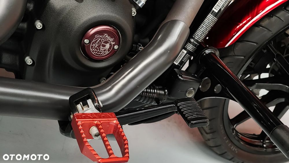 Harley-Davidson Softail Street Bob - 21