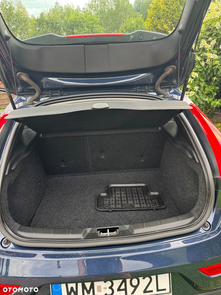 Volvo V40 D2 Momentum - 20