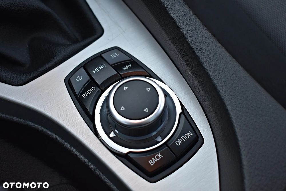 BMW X1 xDrive18d xLine - 32