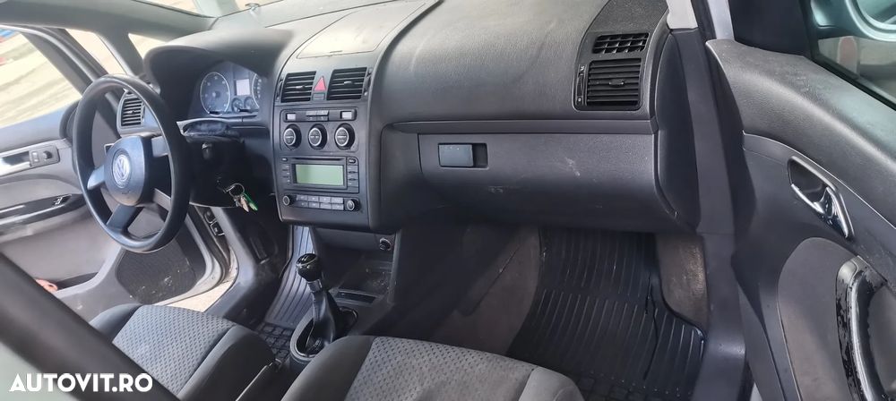 Volkswagen Touran 1.9 TDI Trendline - 10