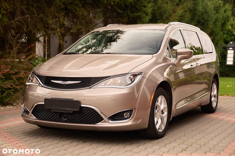Chrysler Pacifica - 13