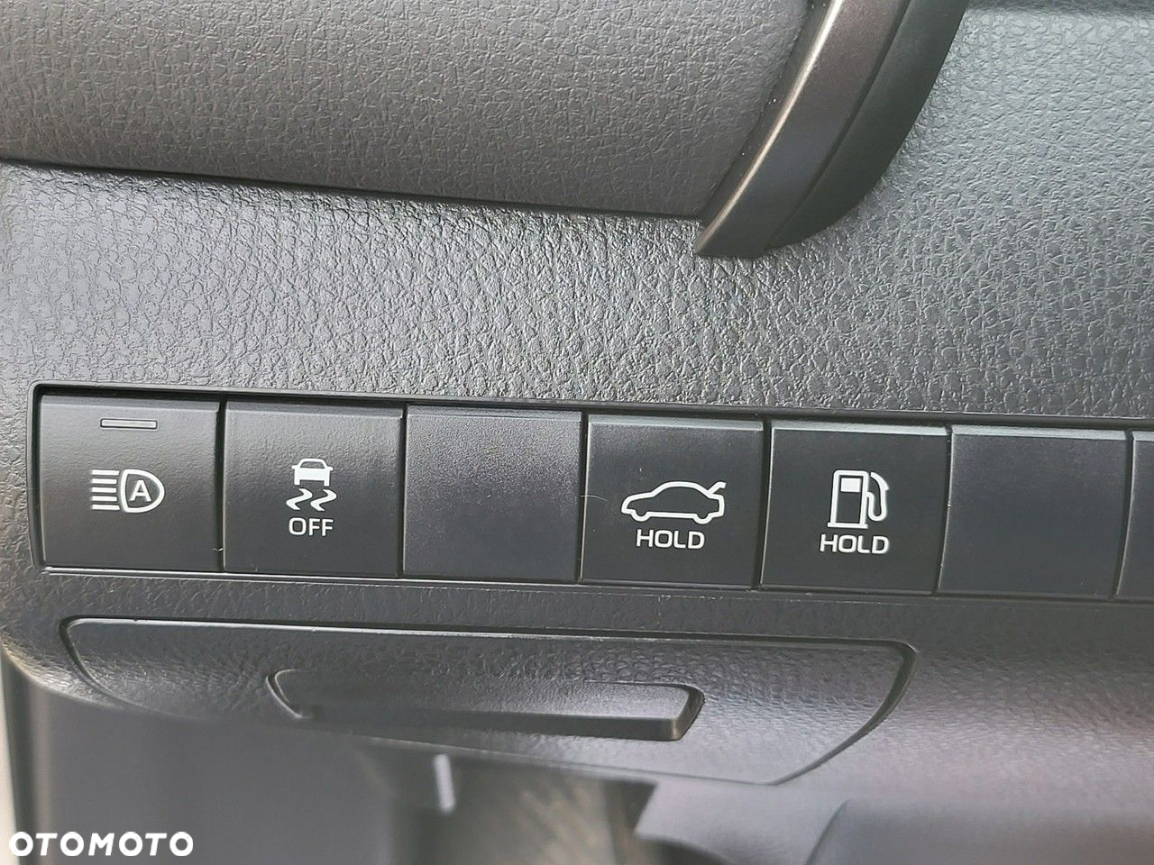 Toyota Camry - 15