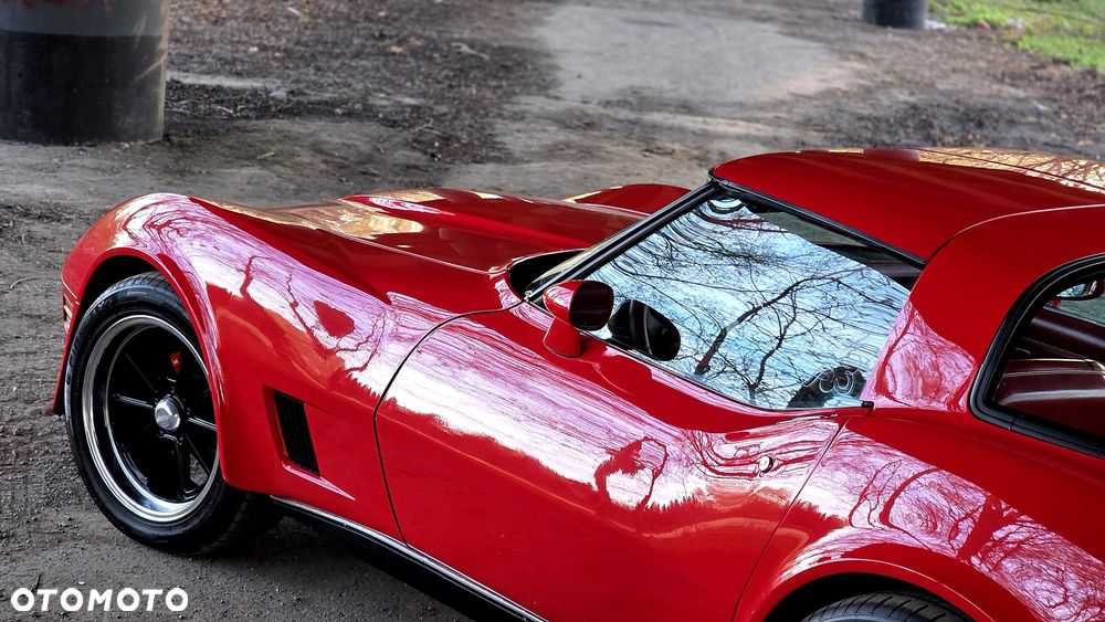 Chevrolet Corvette - 14