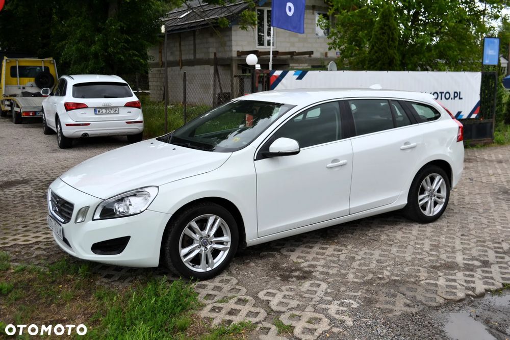 Volvo V60 DRIVe Momentum - 17