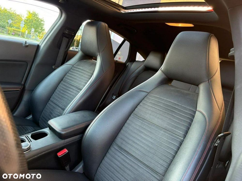 Mercedes-Benz CLA 200 7G-DCT AMG Line - 22