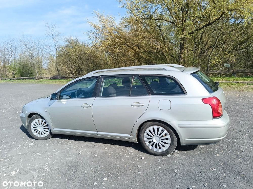 Toyota Avensis - 4