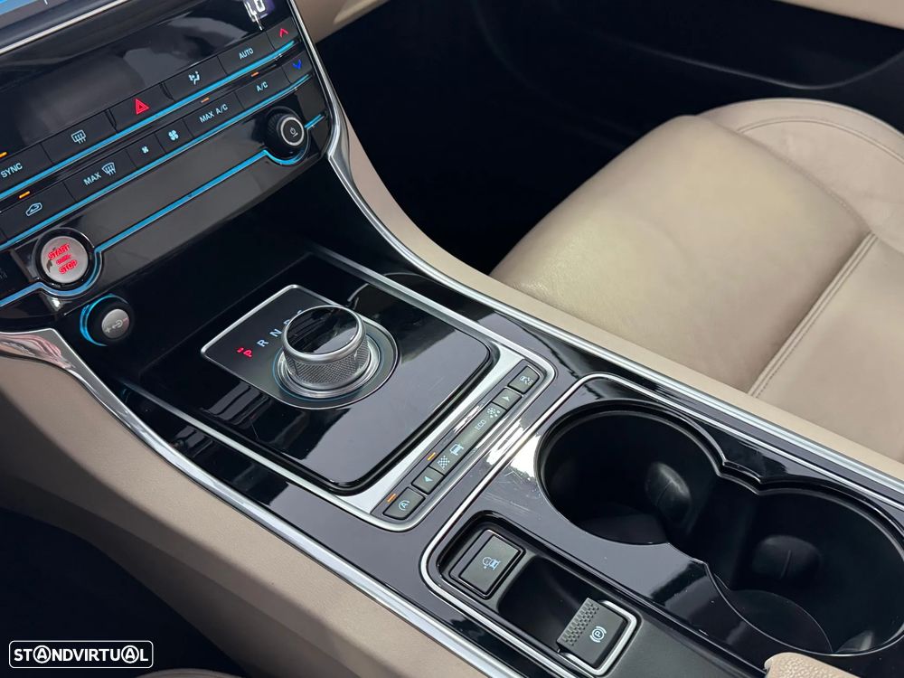 Jaguar XE E-Performance Aut. Prestige - 8