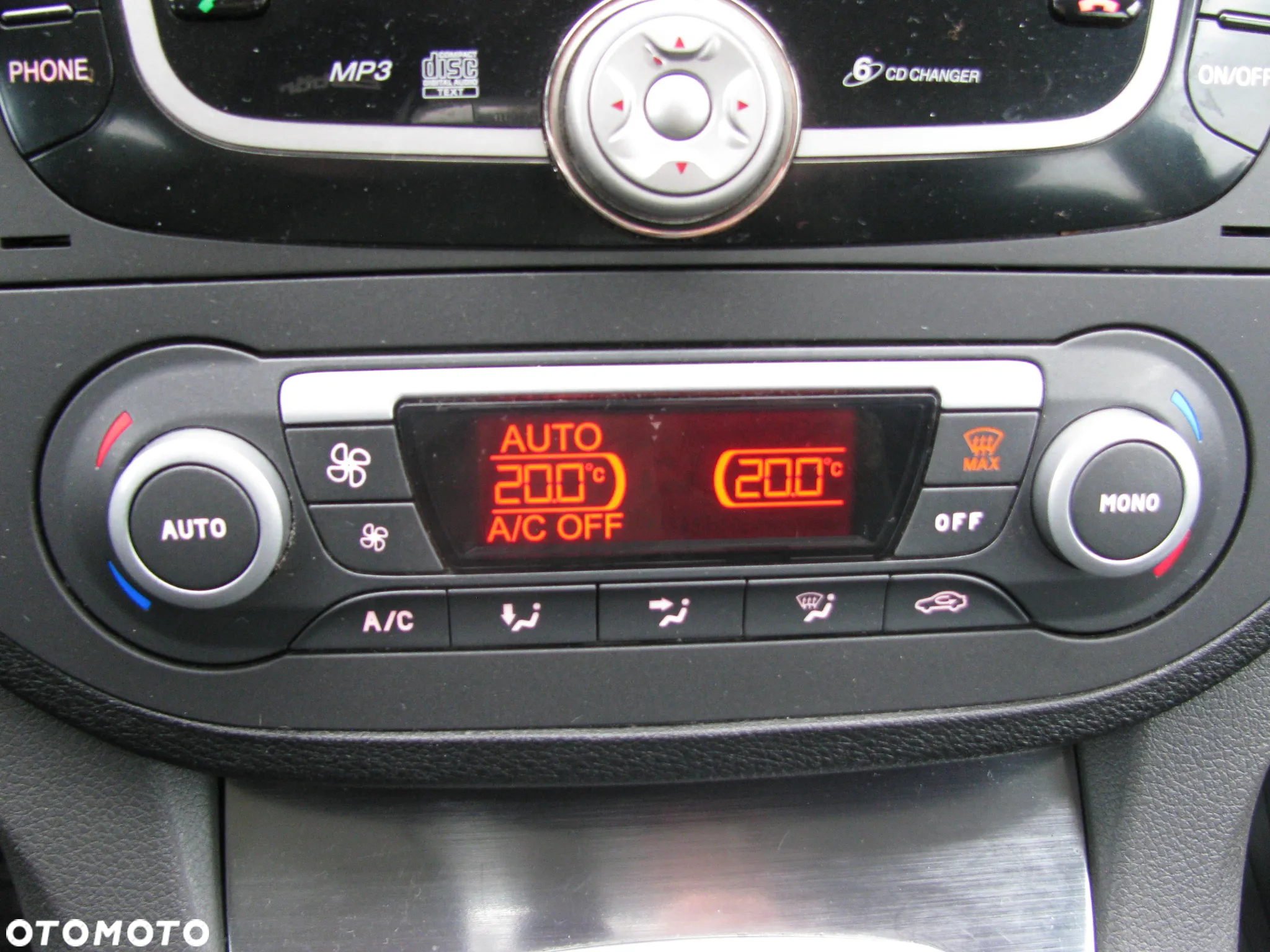Ford C-MAX 1.8 Ambiente - 24