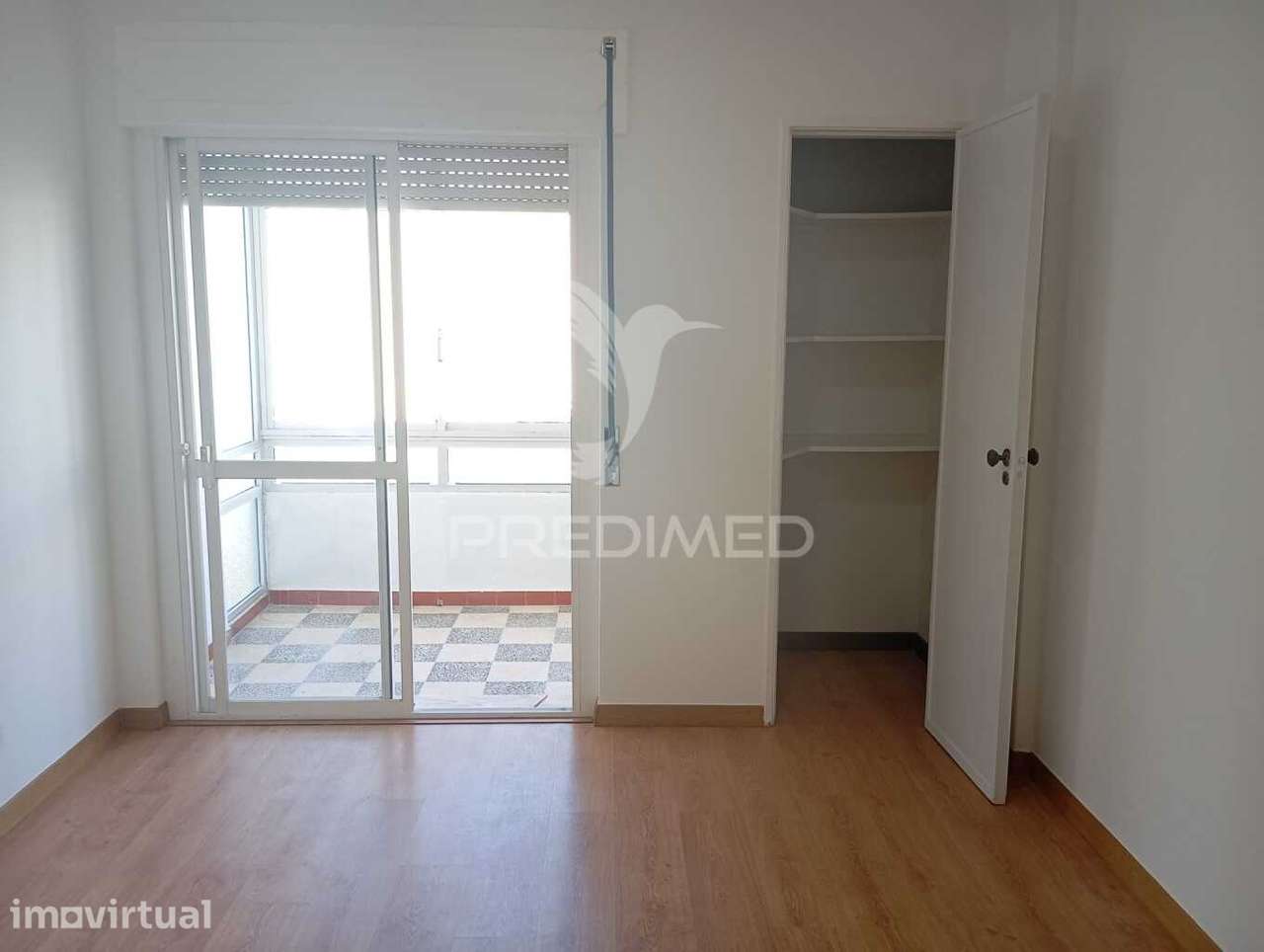 Apartamento T1 Monte Abraão remodelado, a 5 m da Estação Comboio - Grande imagem: 2/11