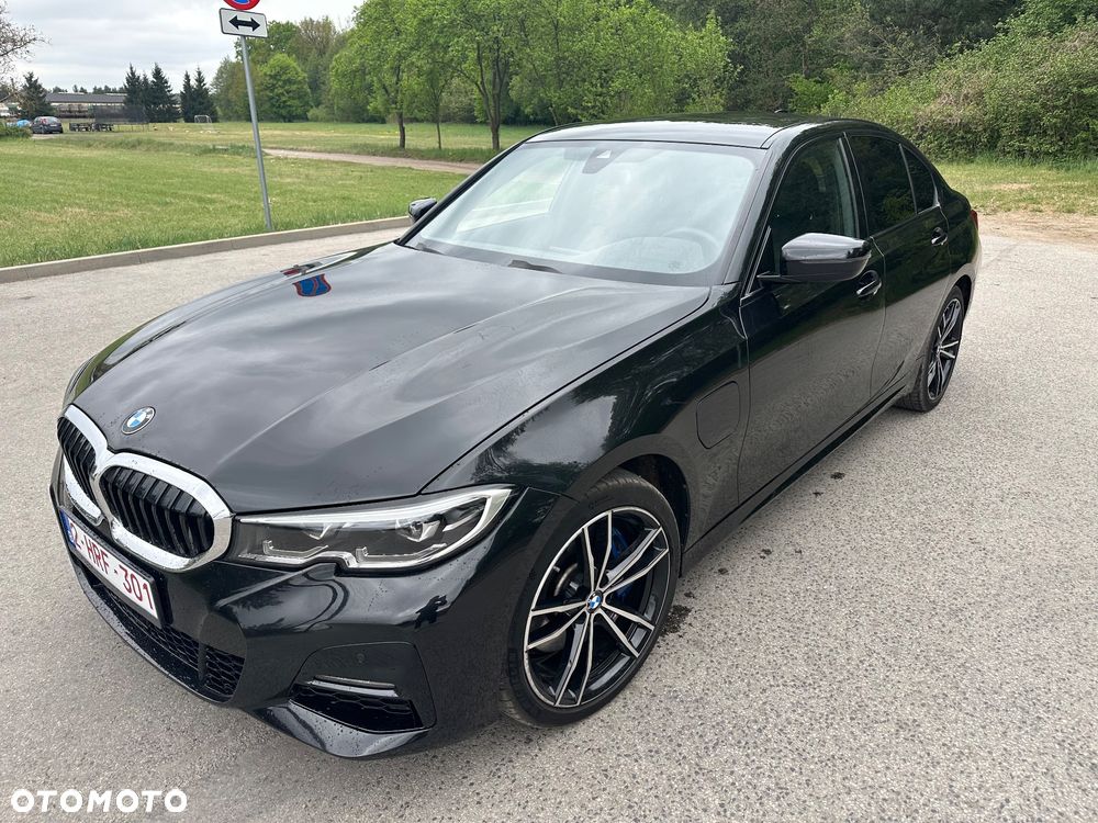 BMW Seria 3 330e M Sport - 14