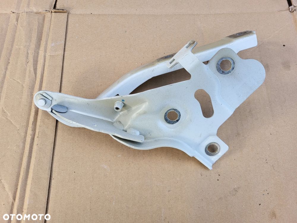 ZAWIAS MASKI AUDI E TRON Q8 4KE823302 4KE823301 - 6