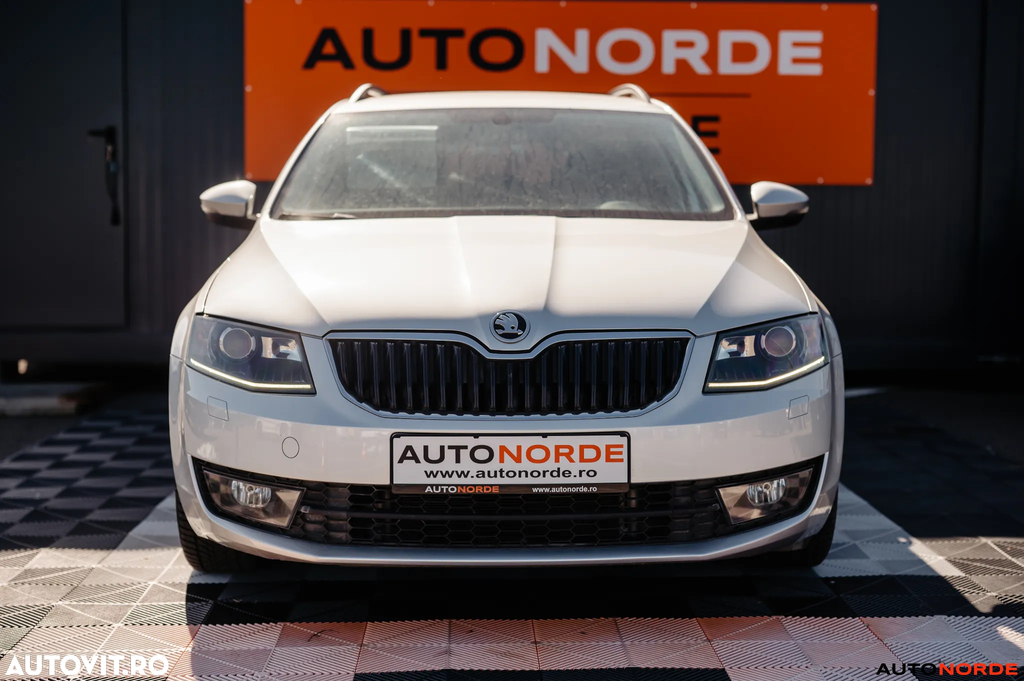 Skoda Octavia 2.0 TDI AMBITION DSG - 2