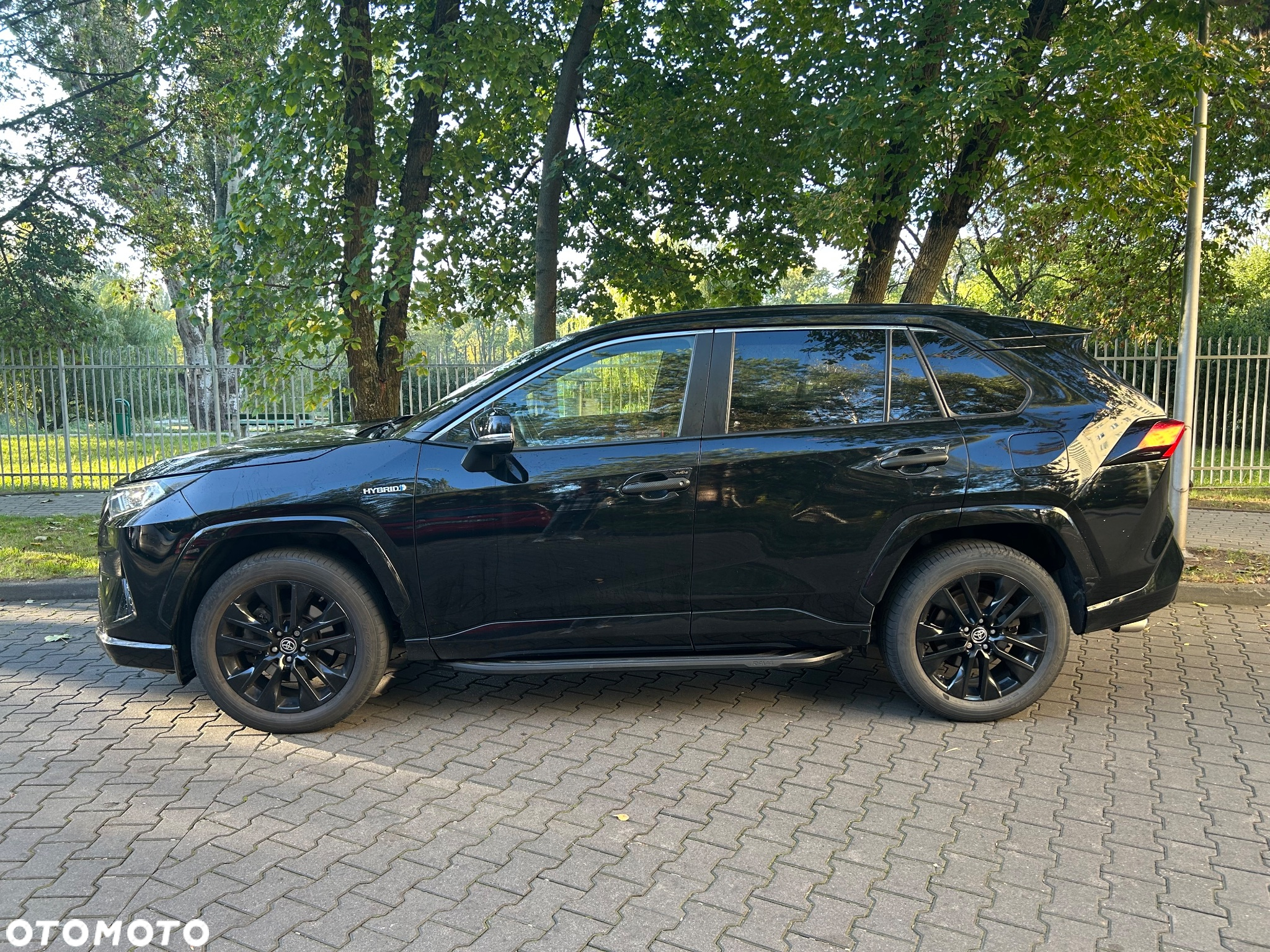 Toyota RAV4 2.5 Hybrid Black Edition by JBL 4x4 - 2
