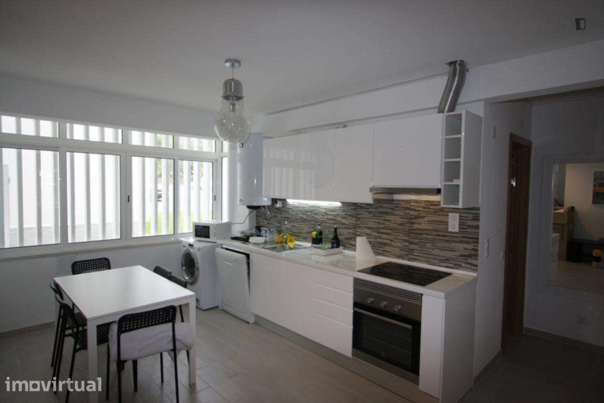 Quarto - localizado em Oeiras Lisbon - Grande imagem: 4/7
