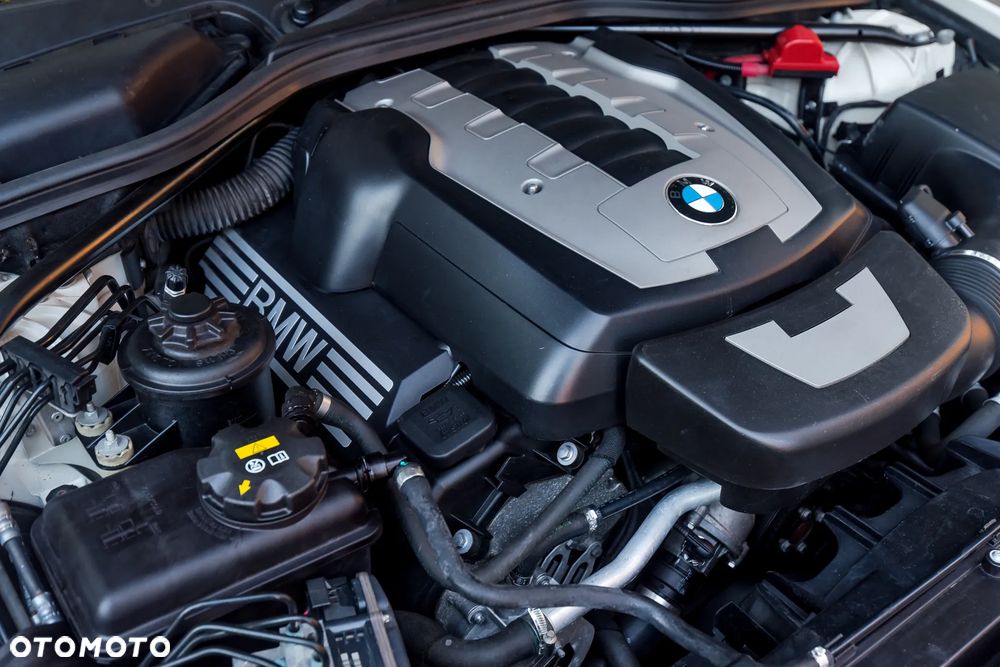 BMW Seria 6 650 i - 25