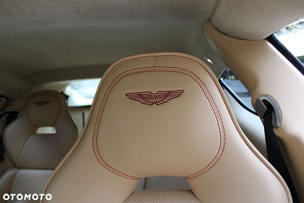 Aston Martin Rapide S - 8